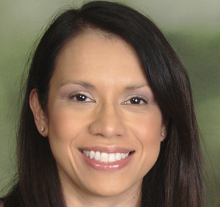 headshot of Glenda Alvarado, Chief Composting Officer of Grounds for a Peel Composting Inc.